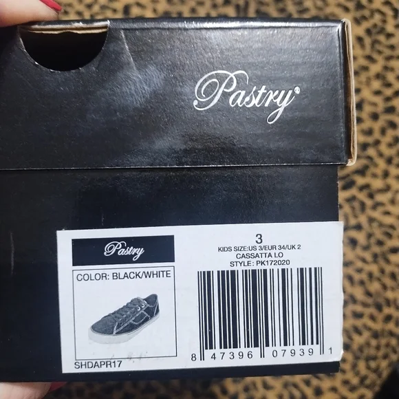 Pastry Dance Sneakers - Picture 6 of 6